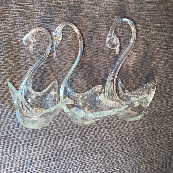 3 Vtg Hand Blown Glass Swan bowls/dishes/figures - Picture 6 of 8
